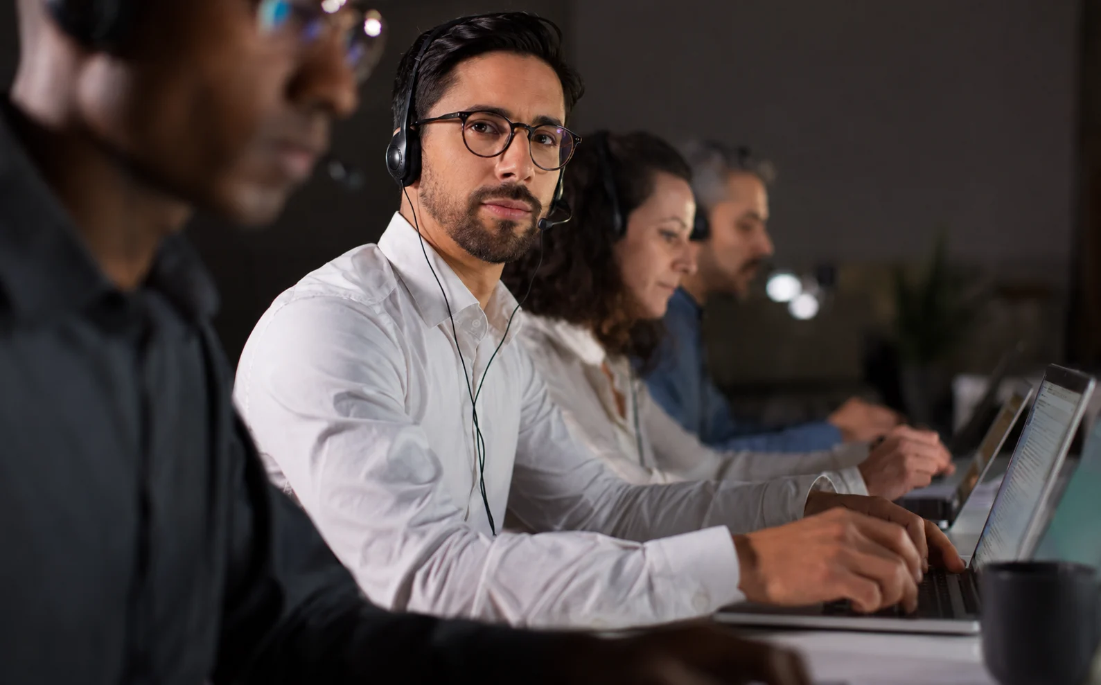 Direct customer assistance on a messaging device